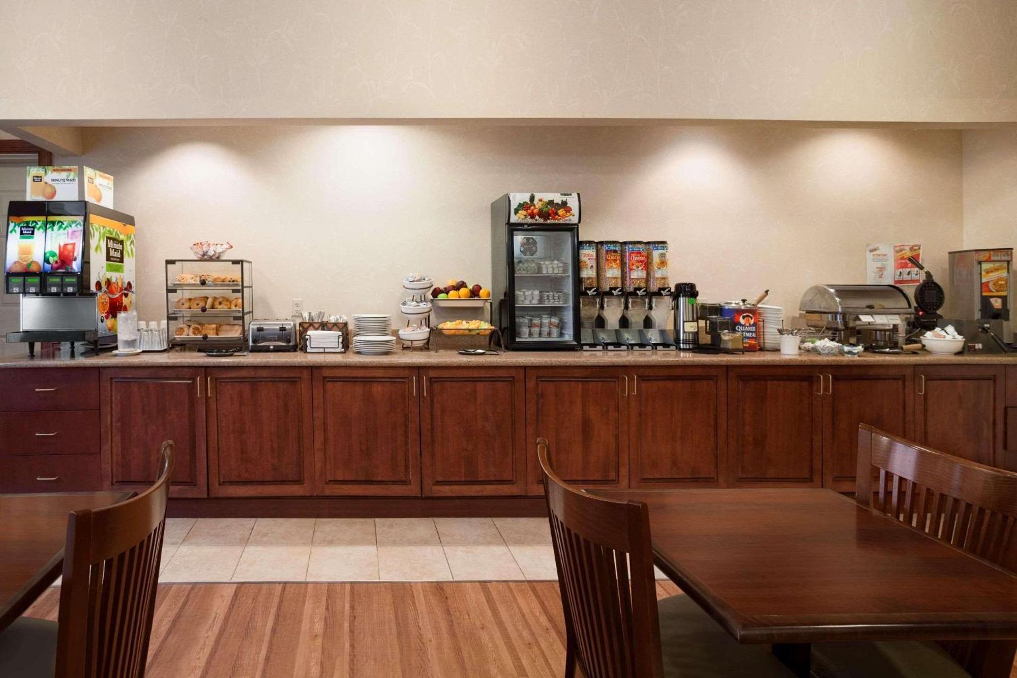Four Points By Sheraton Bedford Manchester Airport Buitenkant foto