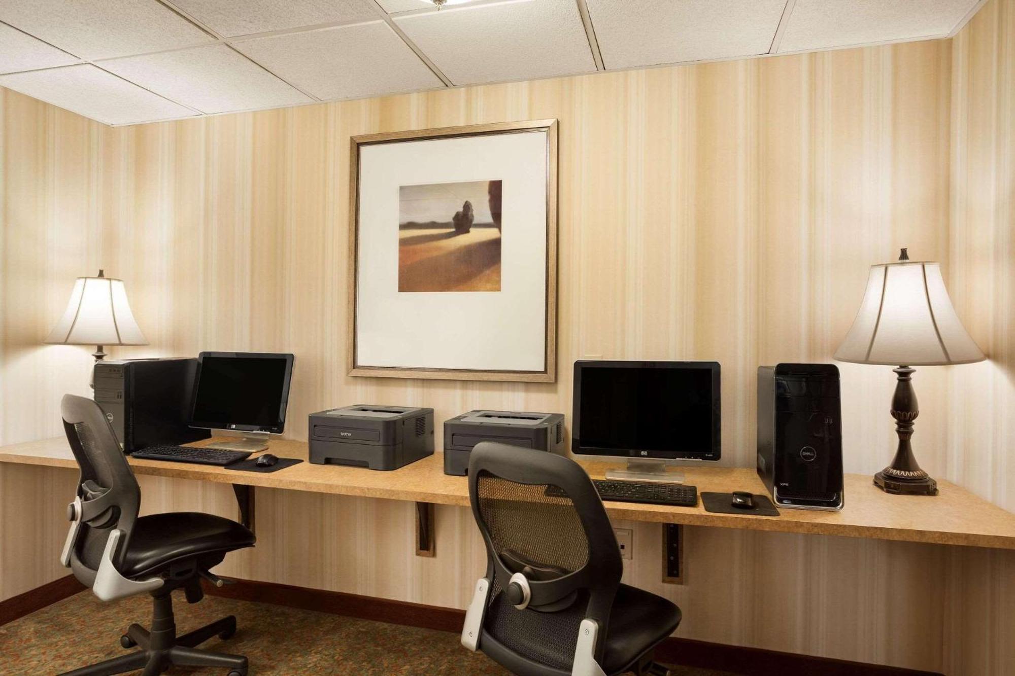 Four Points By Sheraton Bedford Manchester Airport Buitenkant foto