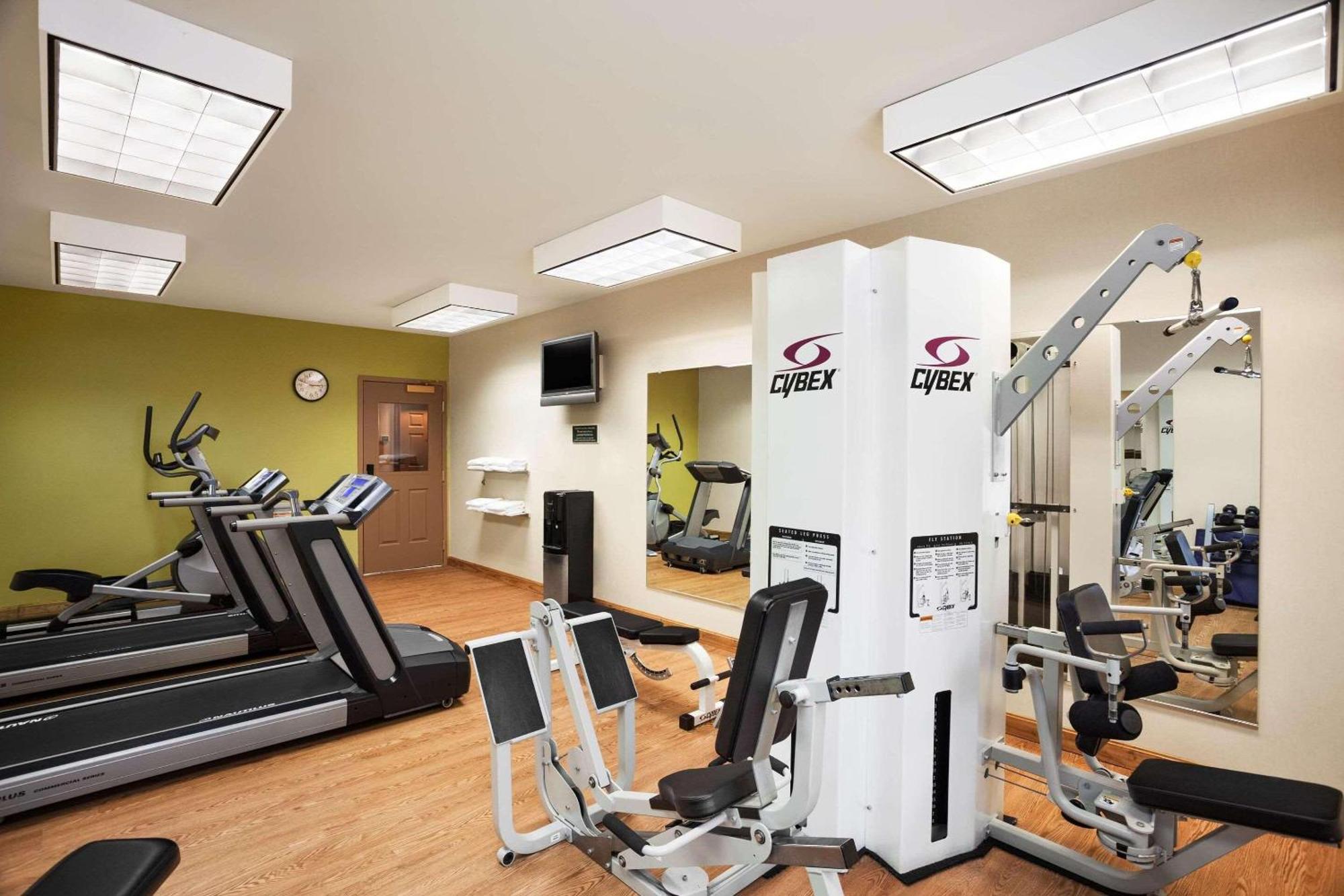 Four Points By Sheraton Bedford Manchester Airport Buitenkant foto