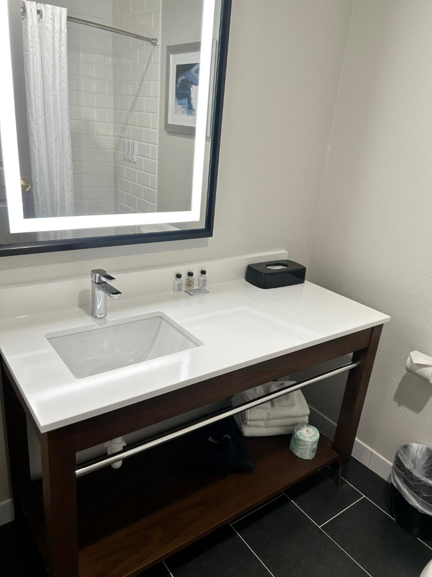 Four Points By Sheraton Bedford Manchester Airport Buitenkant foto