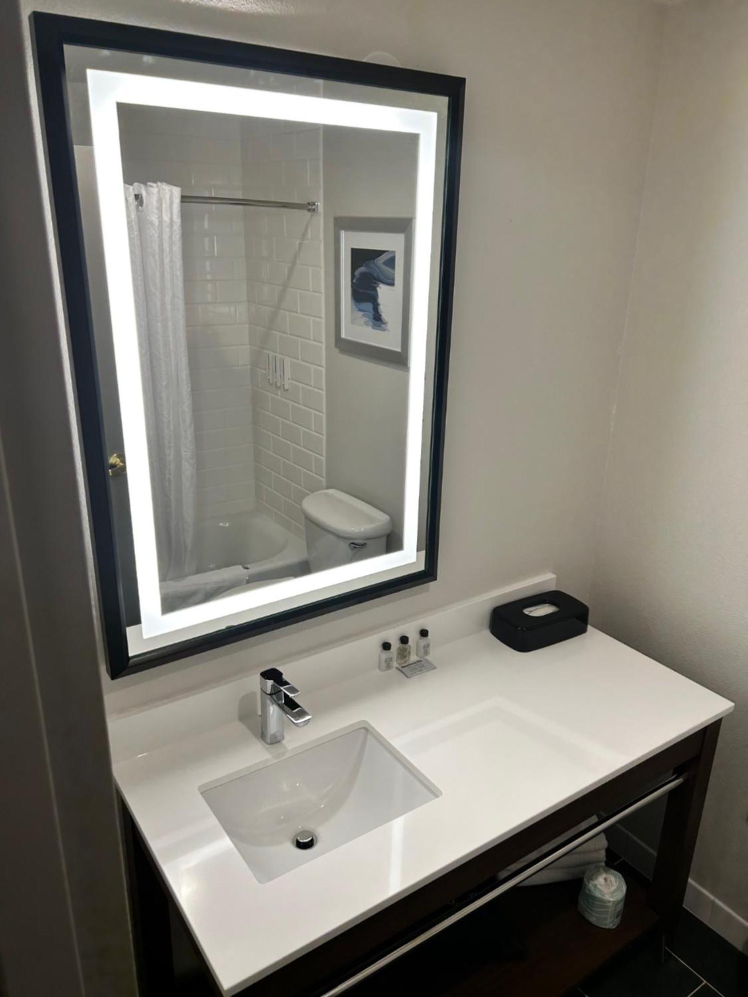 Four Points By Sheraton Bedford Manchester Airport Buitenkant foto